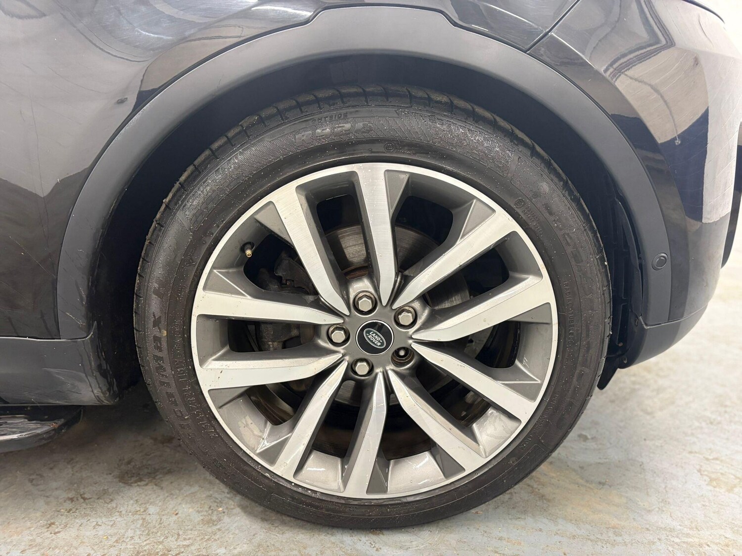 Used Land Rover Discovery 2018 for sale - 76561859: Photo 19