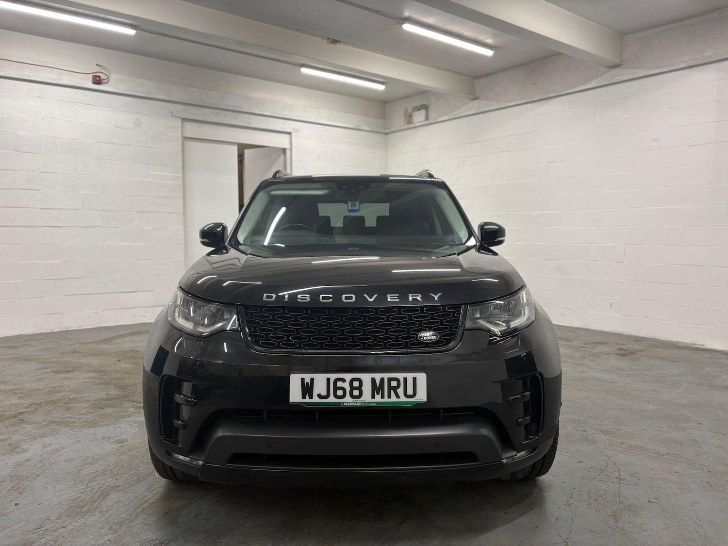 Used Land Rover Discovery 2018 for sale - 76561859: Photo 2