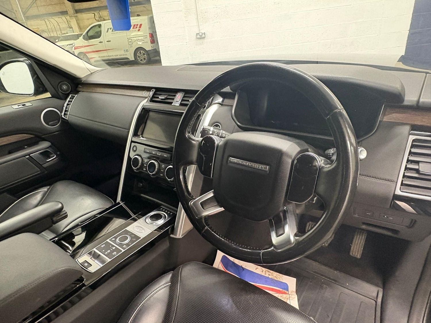 Used Land Rover Discovery 2018 for sale - 76561859: Photo 22