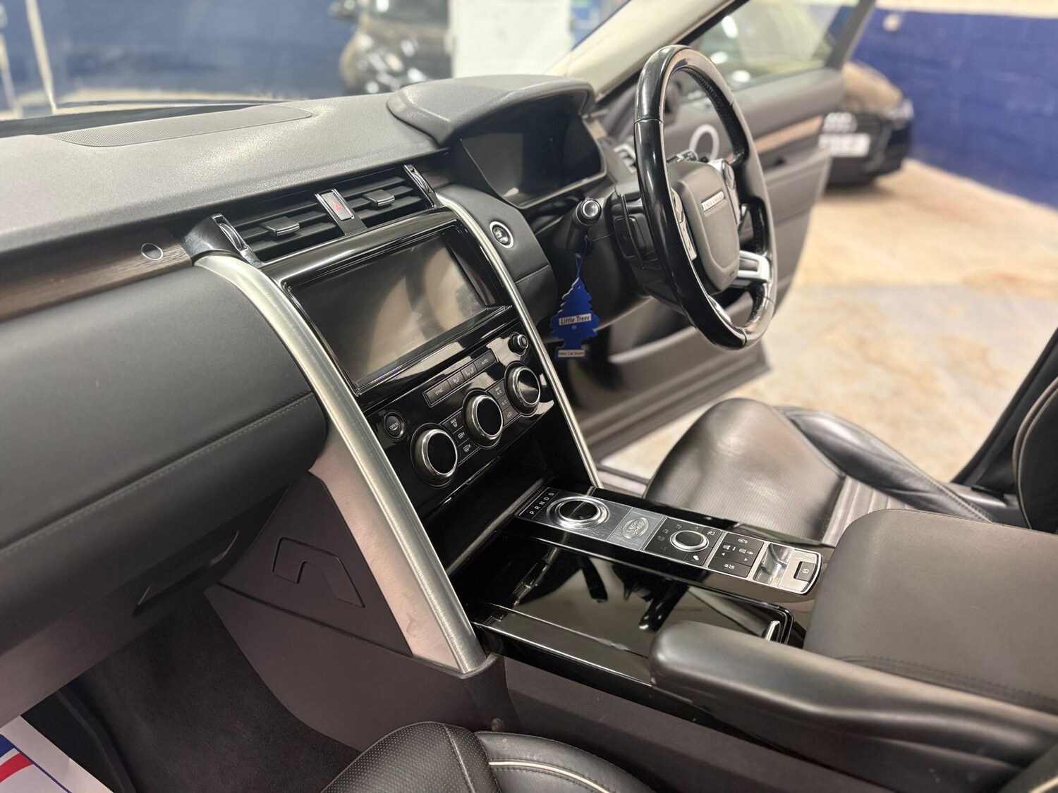 Used Land Rover Discovery 2018 for sale - 76561859: Photo 23