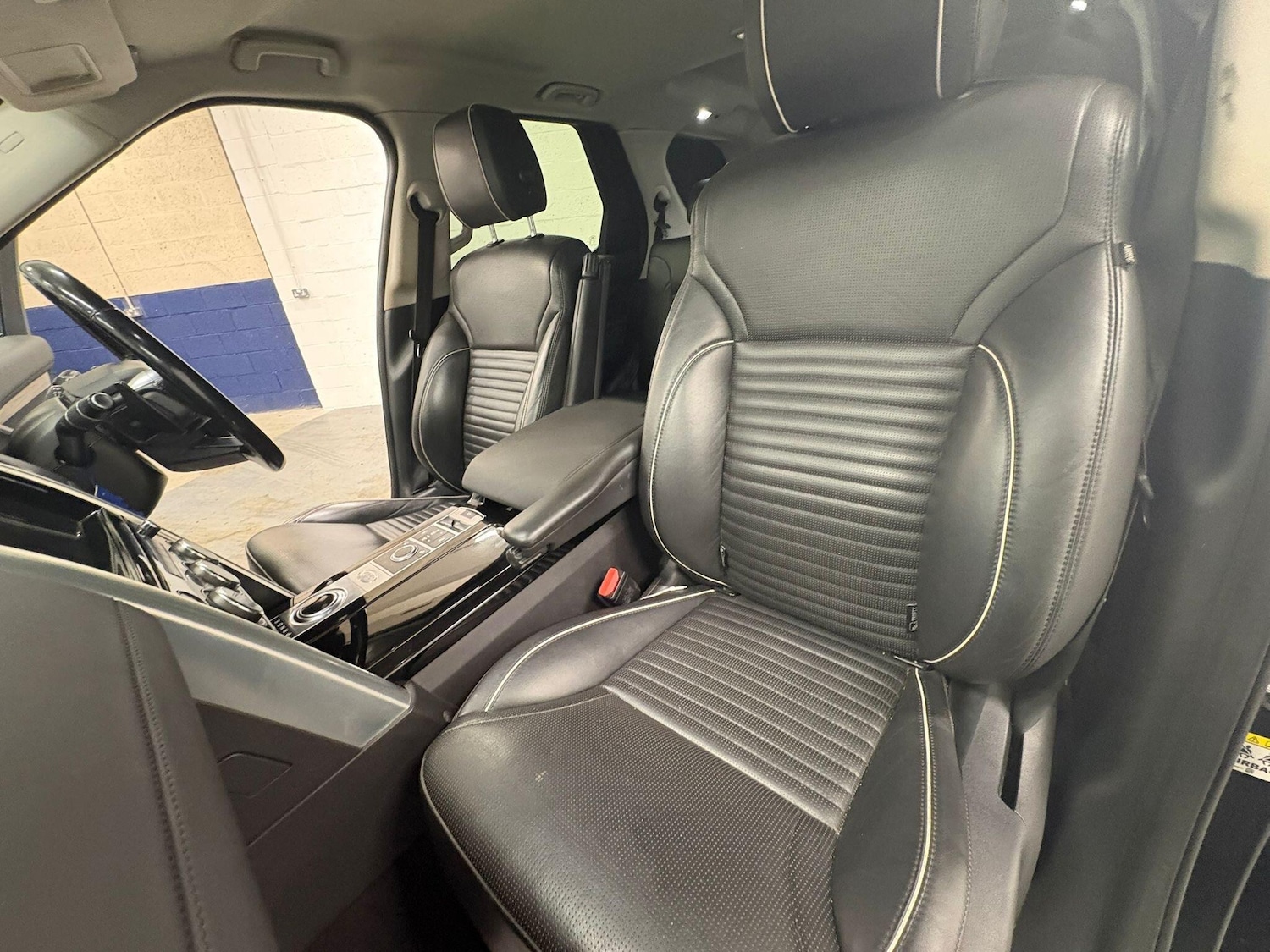 Used Land Rover Discovery 2018 for sale - 76561859: Photo 25