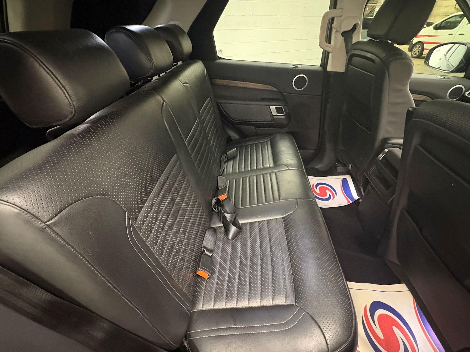 Used Land Rover Discovery 2018 for sale - 76561859: Photo 33