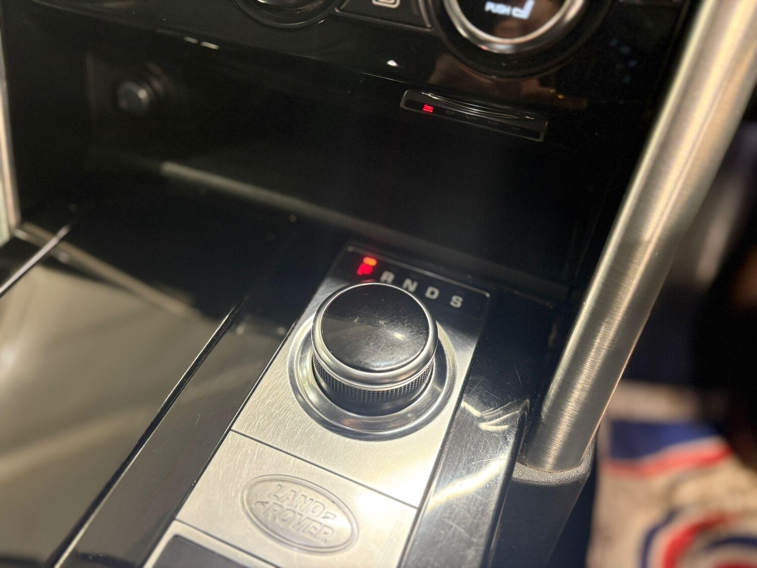 Used Land Rover Discovery 2018 for sale - 76561859: Photo 44