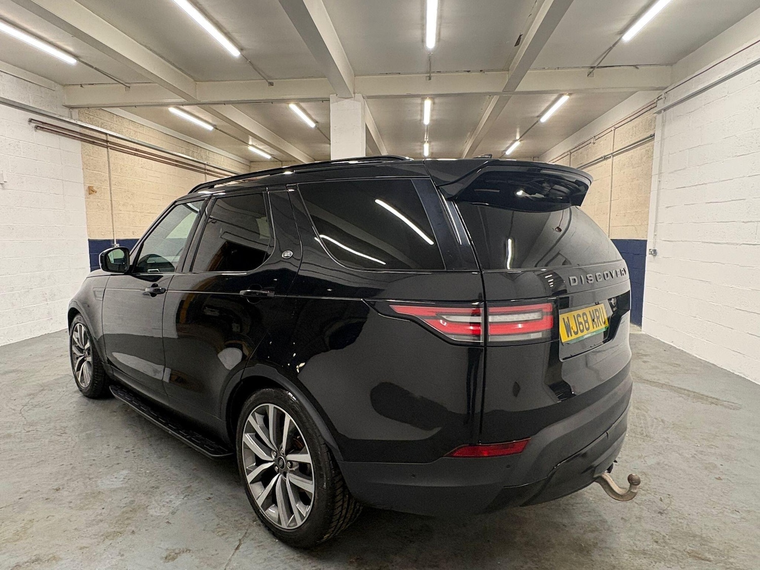 Used Land Rover Discovery 2018 for sale - 76561859: Photo 7