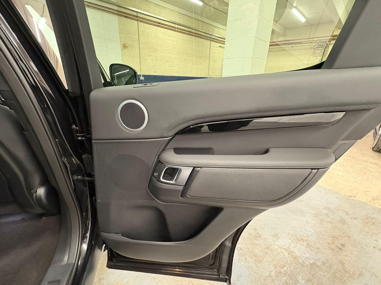 Used Land Rover Discovery 2021 for sale - 77202826: Photo 25