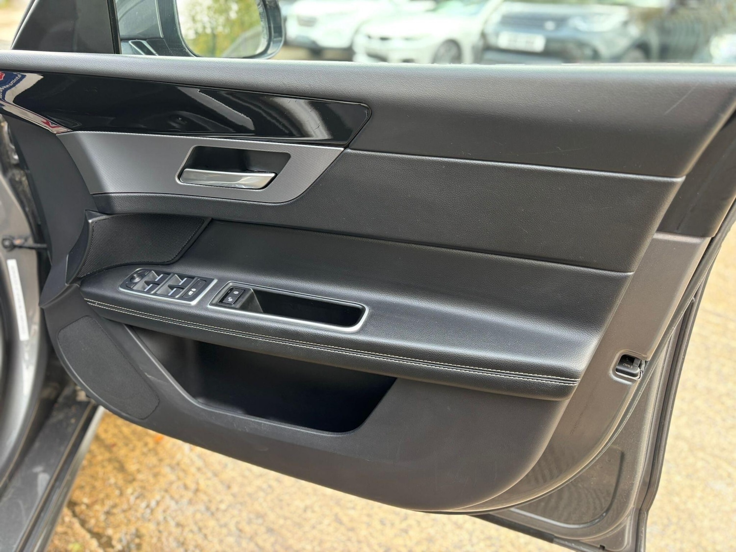 Used Jaguar XF 2017 for sale - 77074499: Photo 18