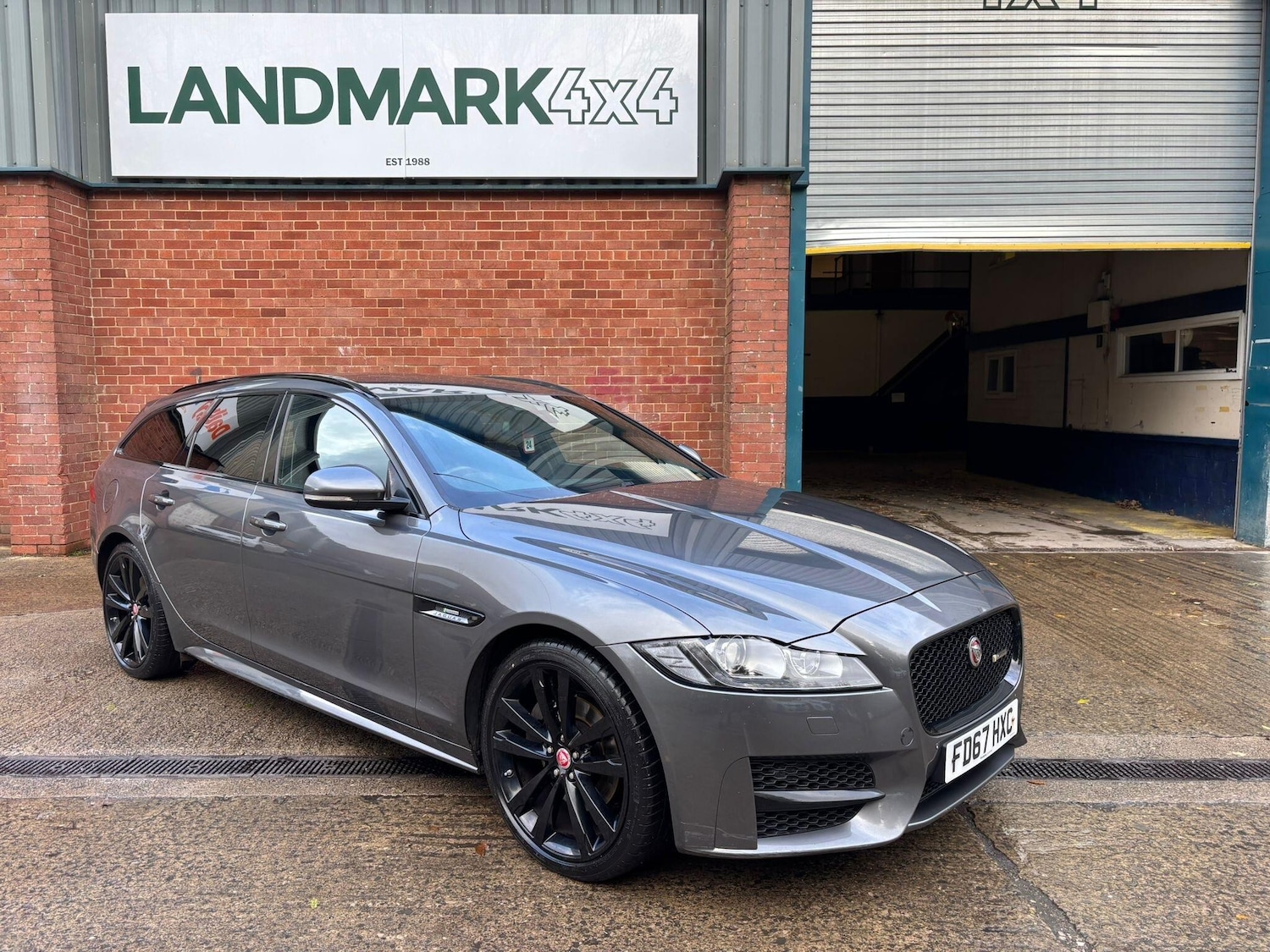 Used Jaguar XF 2017 for sale - 77074499: Photo 2