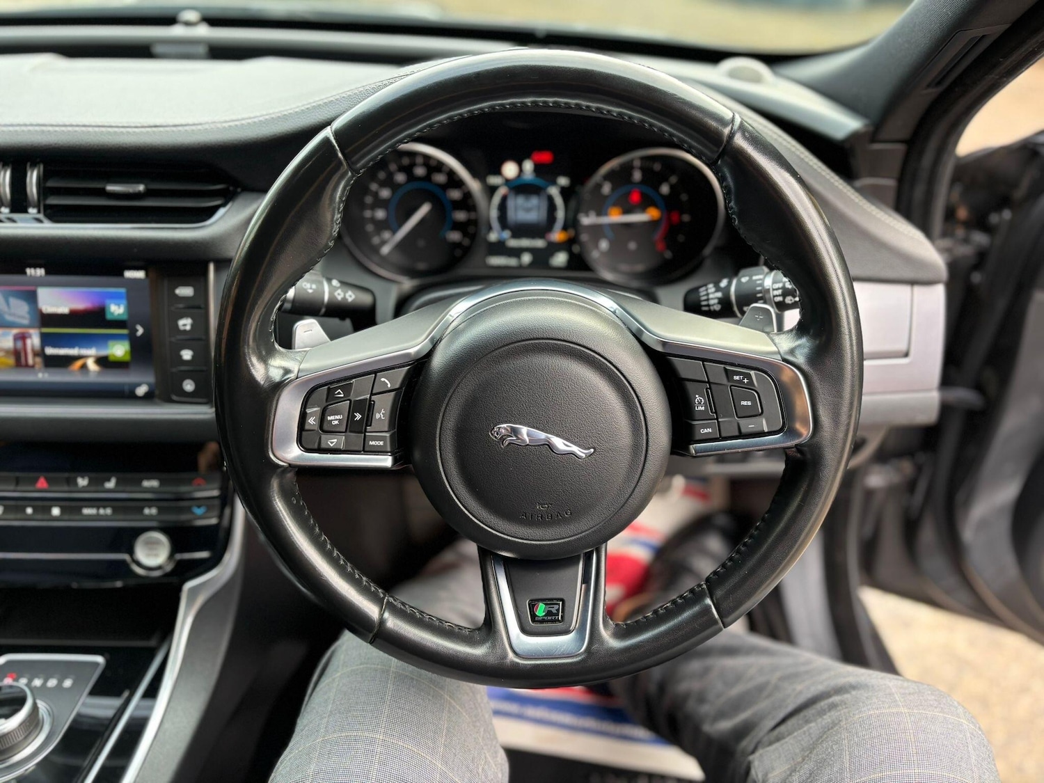 Used Jaguar XF 2017 for sale - 77074499: Photo 27