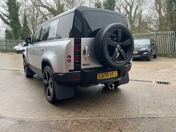 Used Land Rover Defender 110 2021 for sale - 77794085: Photo