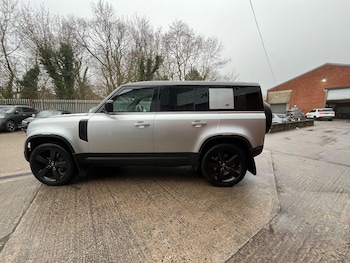 Used Land Rover Defender 110 2021 for sale - 77794085: Photo