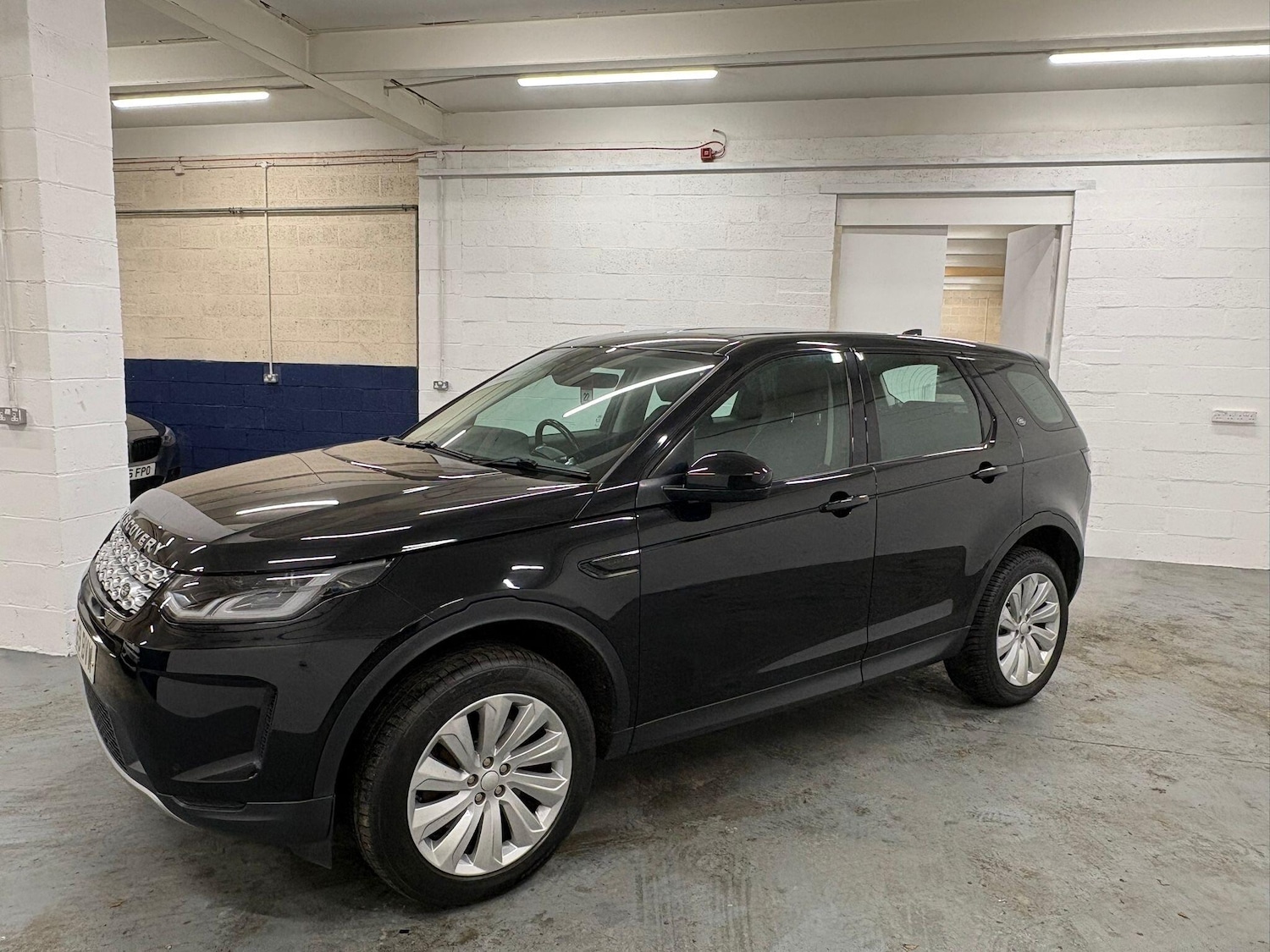 Used Land Rover Discovery Sport 2019 for sale - 77315130: Photo 3