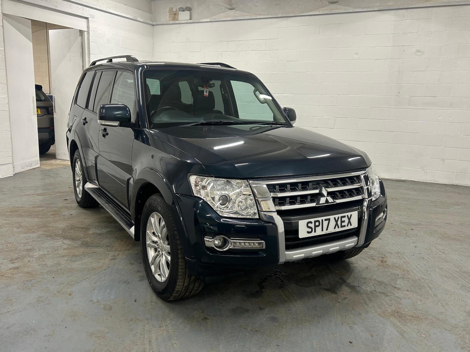 Used Mitsubishi Shogun 2017 for sale - 76801350: Photo 1