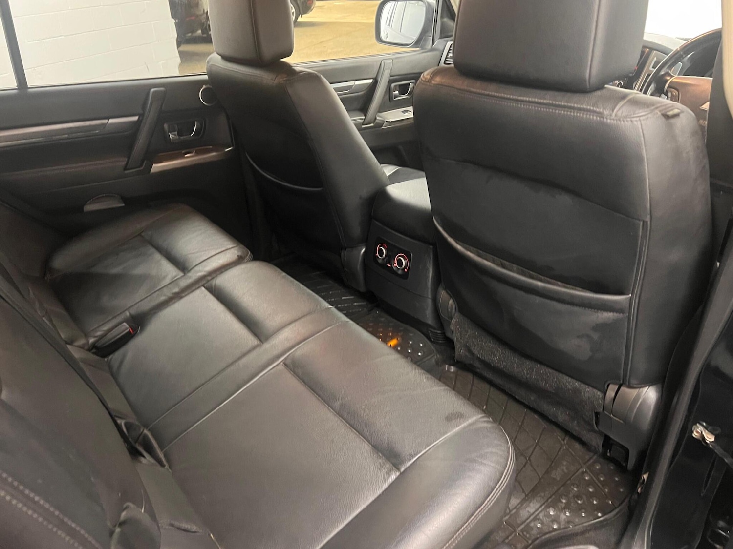 Used Mitsubishi Shogun 2017 for sale - 76801350: Photo 9