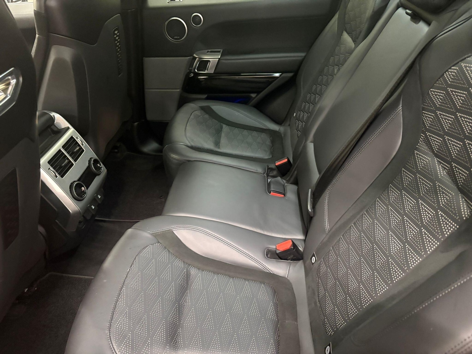 Used Land Rover Range Rover Sport 2018 for sale - 76521712: Photo 18