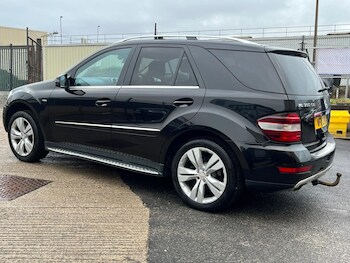 Used Mercedes-Benz M Class 2011 for sale - 77753208: Photo