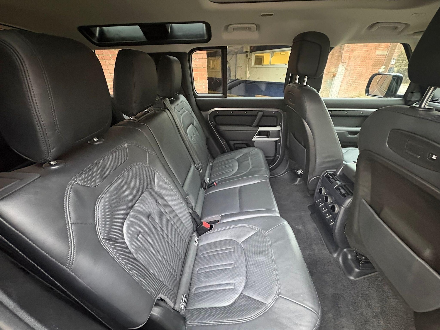 Used Land Rover Defender 110 2020 for sale - 76561587: Photo 17