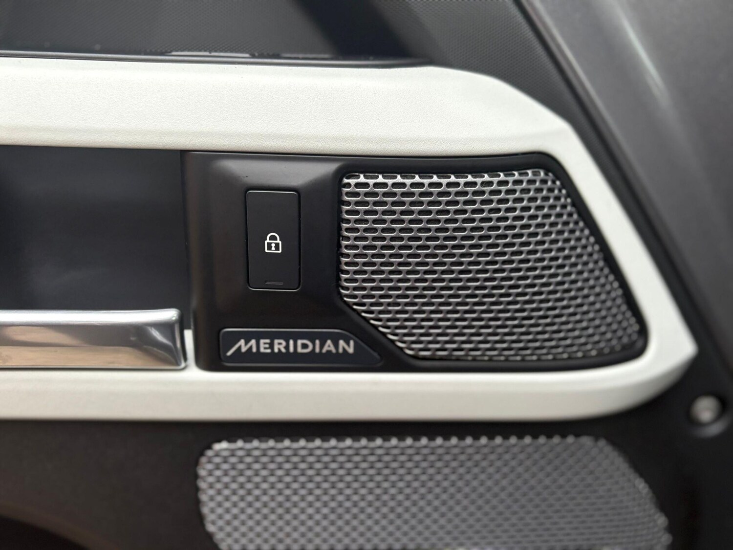 Used Land Rover Defender 110 2020 for sale - 76561587: Photo 33