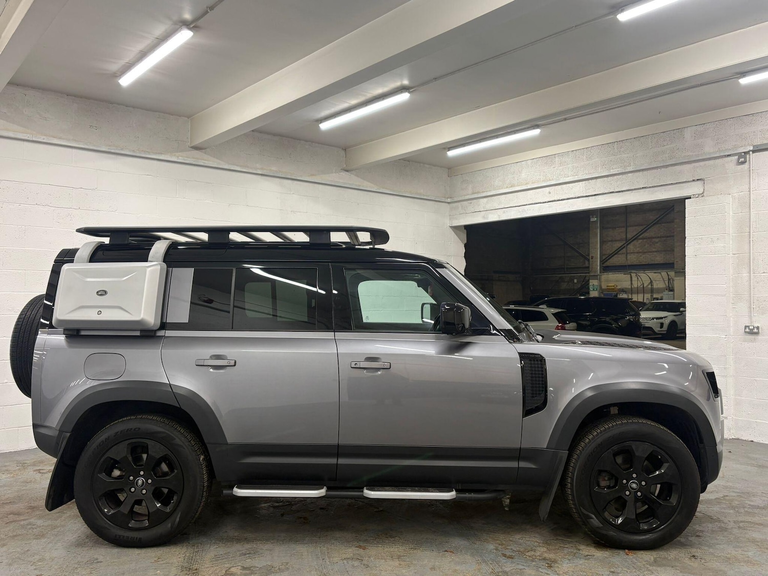 Used Land Rover Defender 110 2020 for sale - 76561587: Photo 4