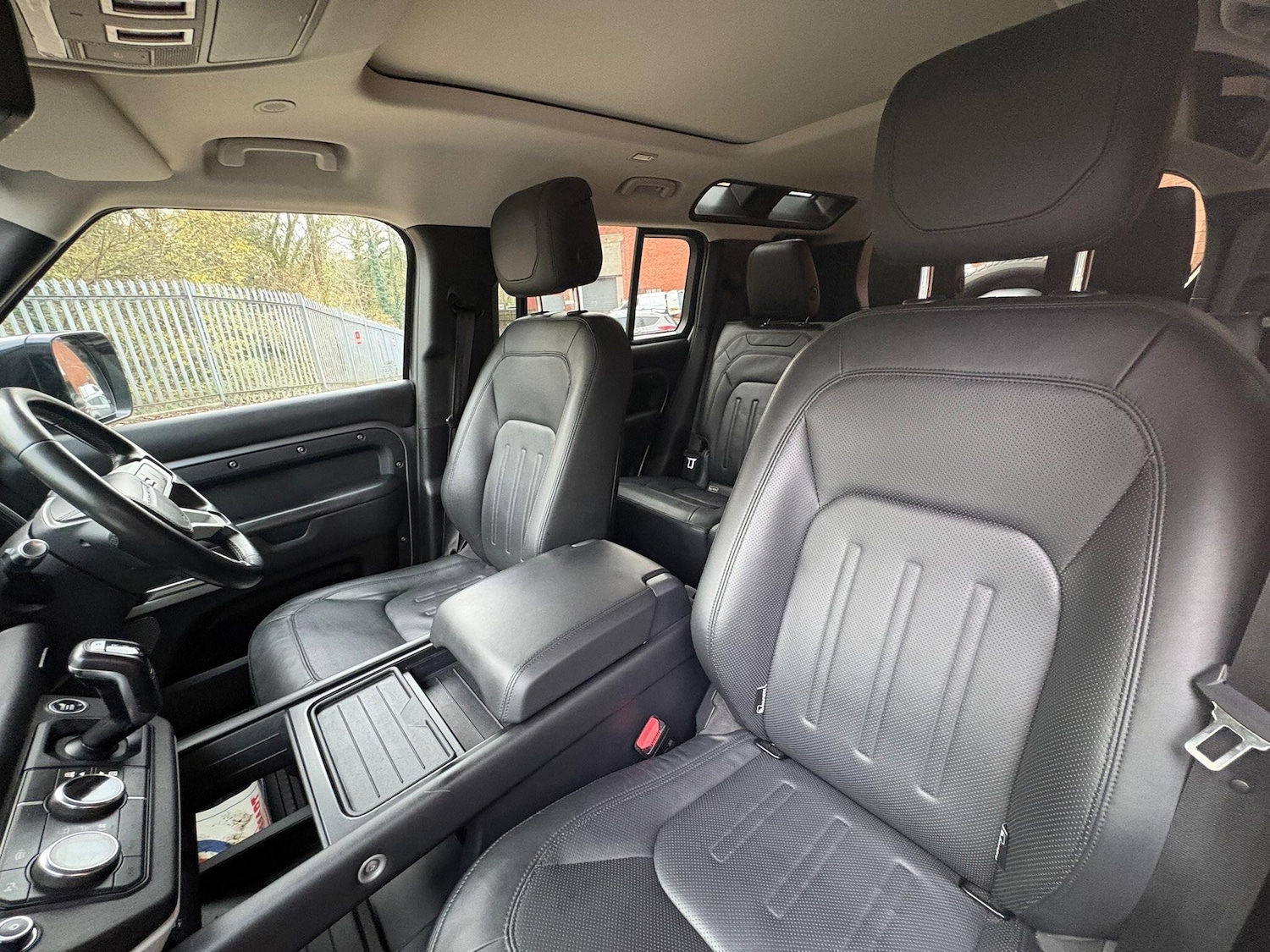 Used Land Rover Defender 110 2020 for sale - 76561587: Photo 40