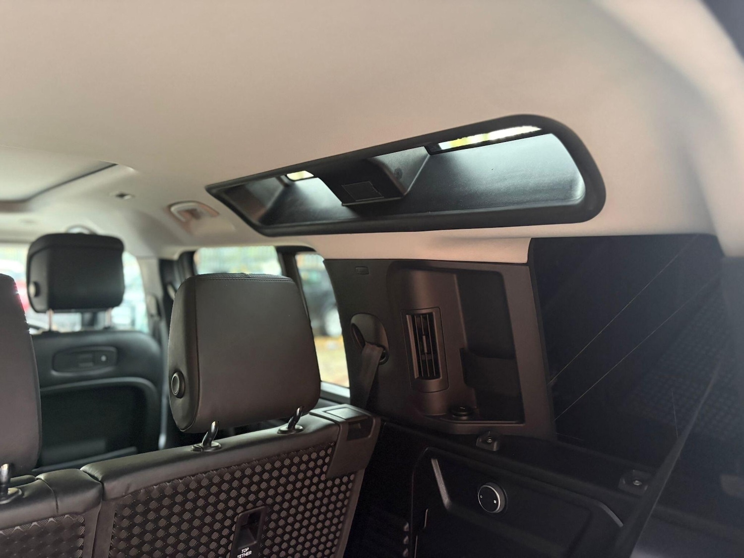 Used Land Rover Defender 110 2020 for sale - 76561587: Photo 44