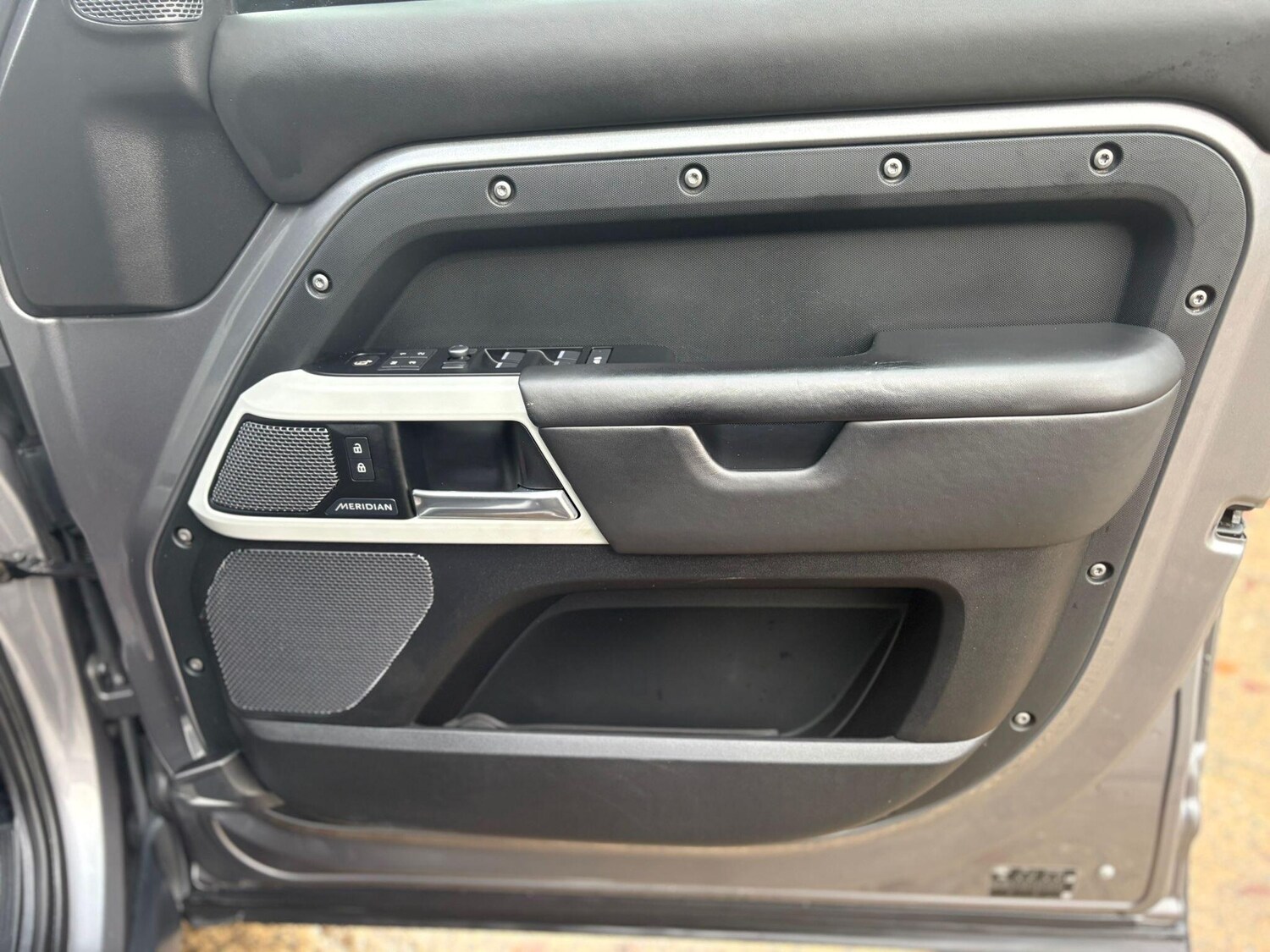 Used Land Rover Defender 110 2020 for sale - 76561587: Photo 63