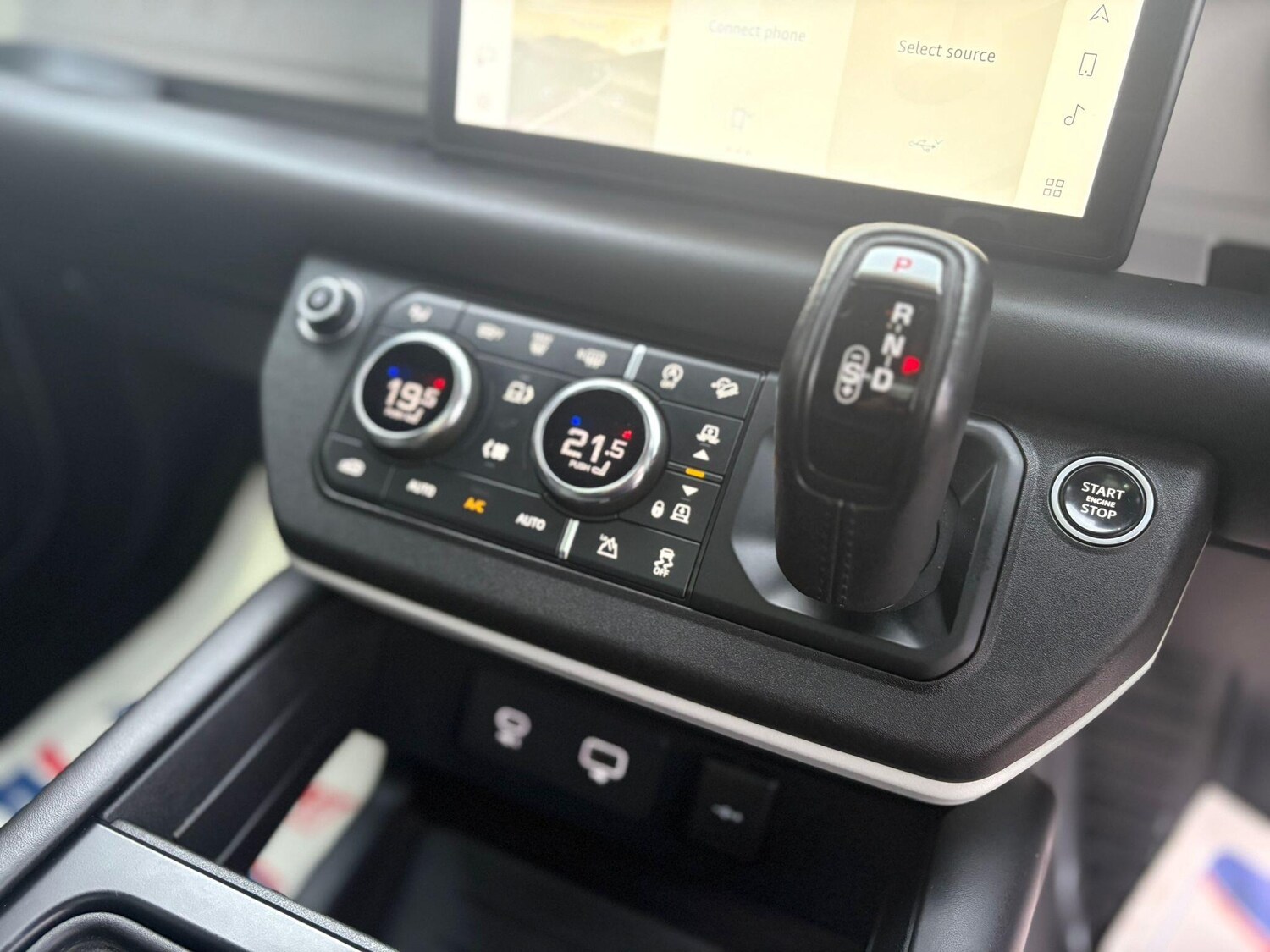 Used Land Rover Defender 110 2020 for sale - 76561587: Photo 87