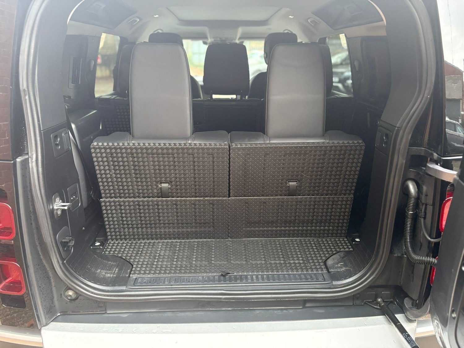 Used Land Rover Defender 110 2020 for sale - 76561587: Photo 94