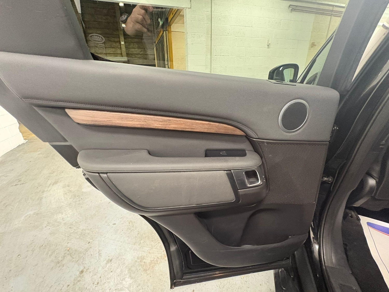 Used Land Rover Discovery 2018 for sale - 77203244: Photo 39