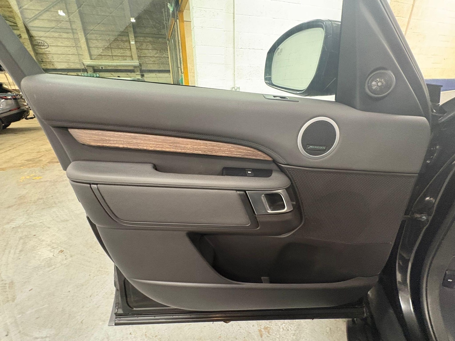 Used Land Rover Discovery 2018 for sale - 77203244: Photo 40