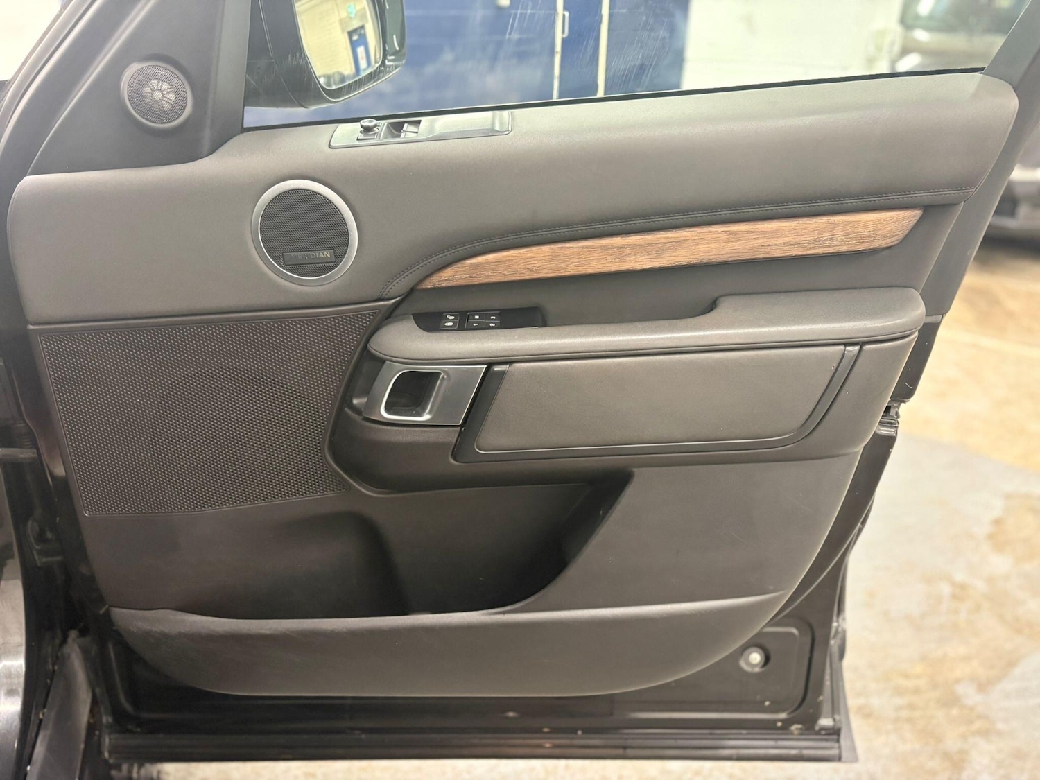 Used Land Rover Discovery 2018 for sale - 77203244: Photo 41