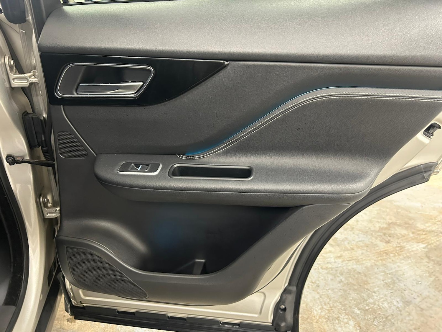 Used Jaguar F-Pace 2016 for sale - 77202577: Photo 14