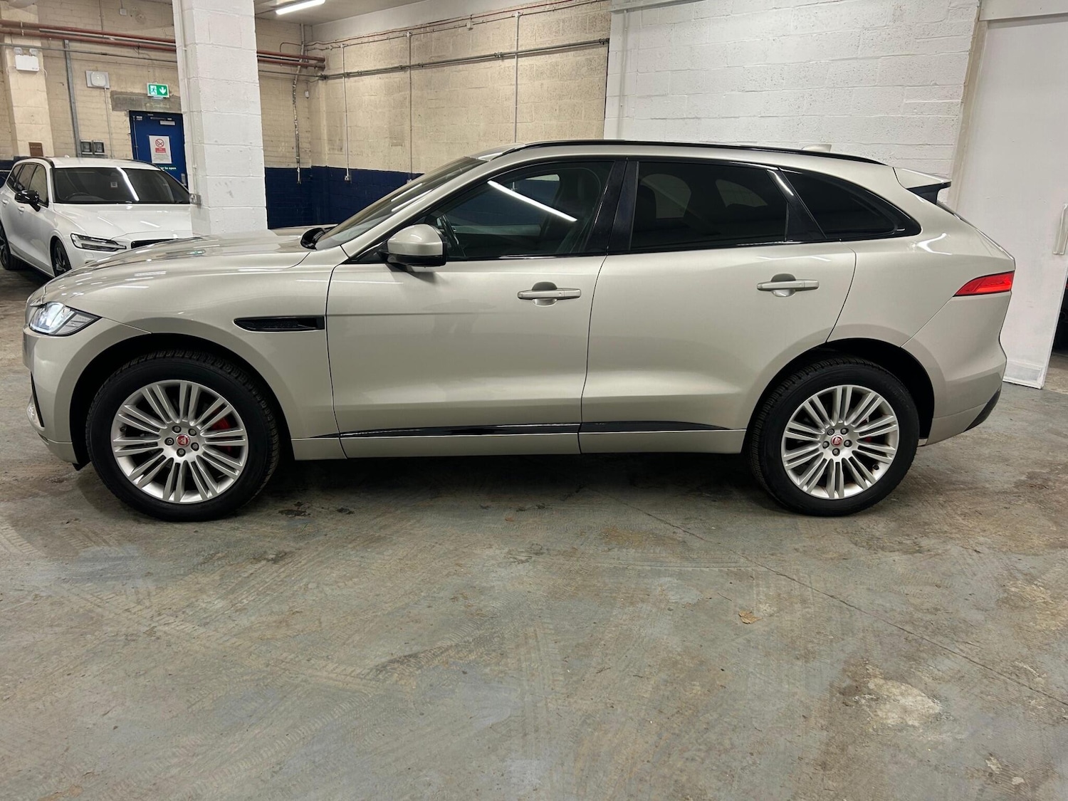 Used Jaguar F-Pace 2016 for sale - 77202577: Photo 19
