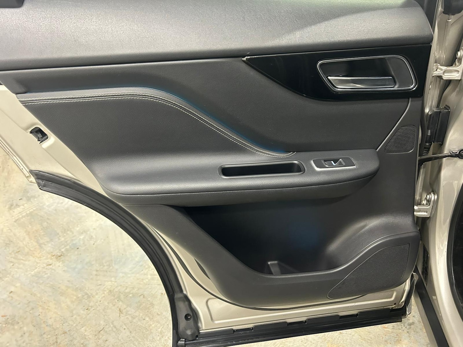 Used Jaguar F-Pace 2016 for sale - 77202577: Photo 29