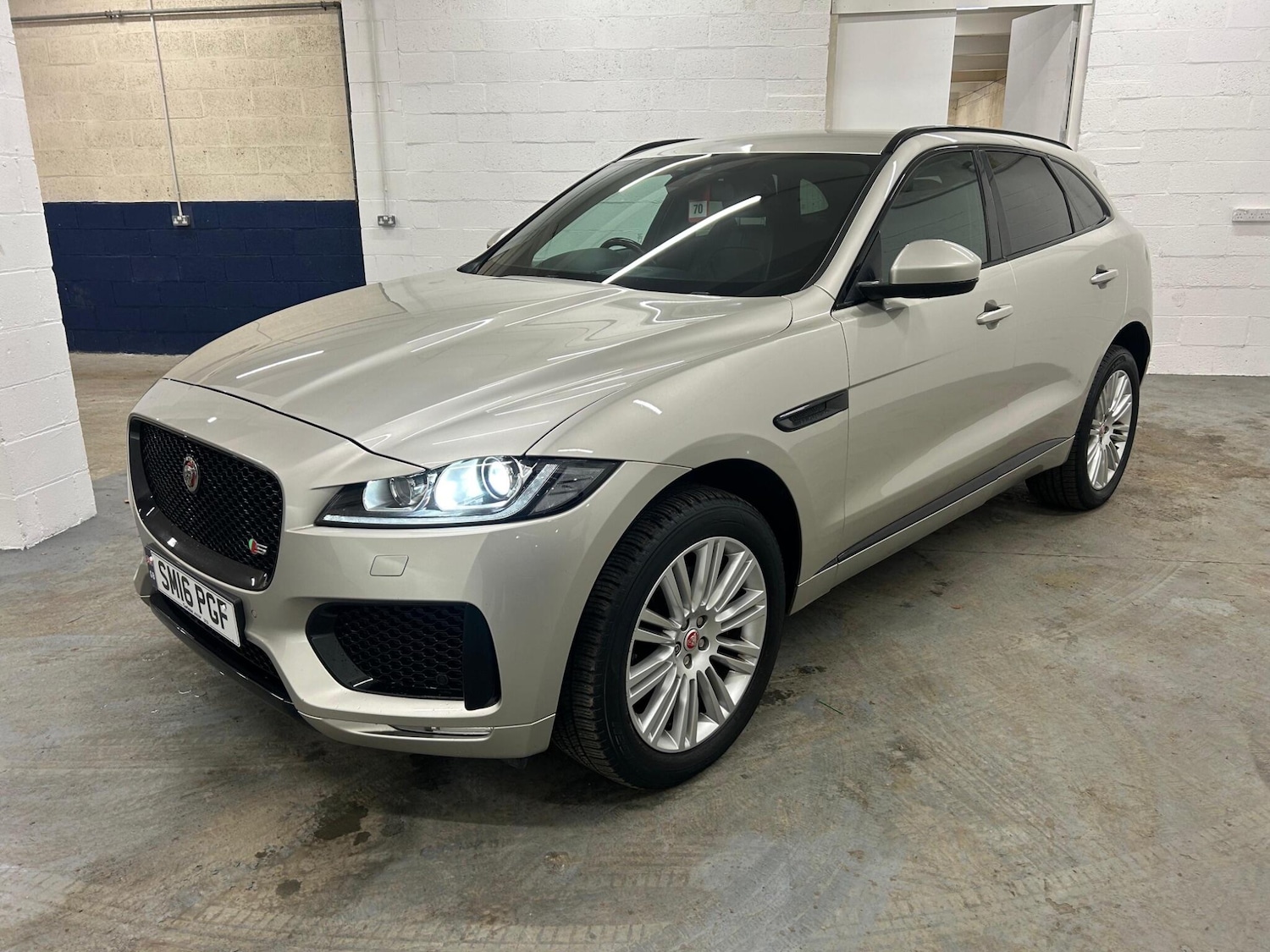 Used Jaguar F-Pace 2016 for sale - 77202577: Photo 3