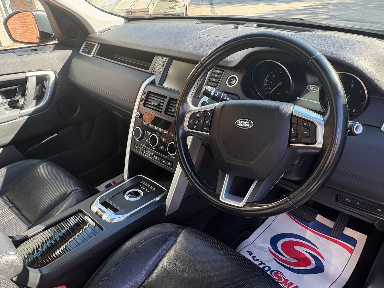 Used Land Rover Discovery Sport 2016 for sale - 76072778: Photo 2