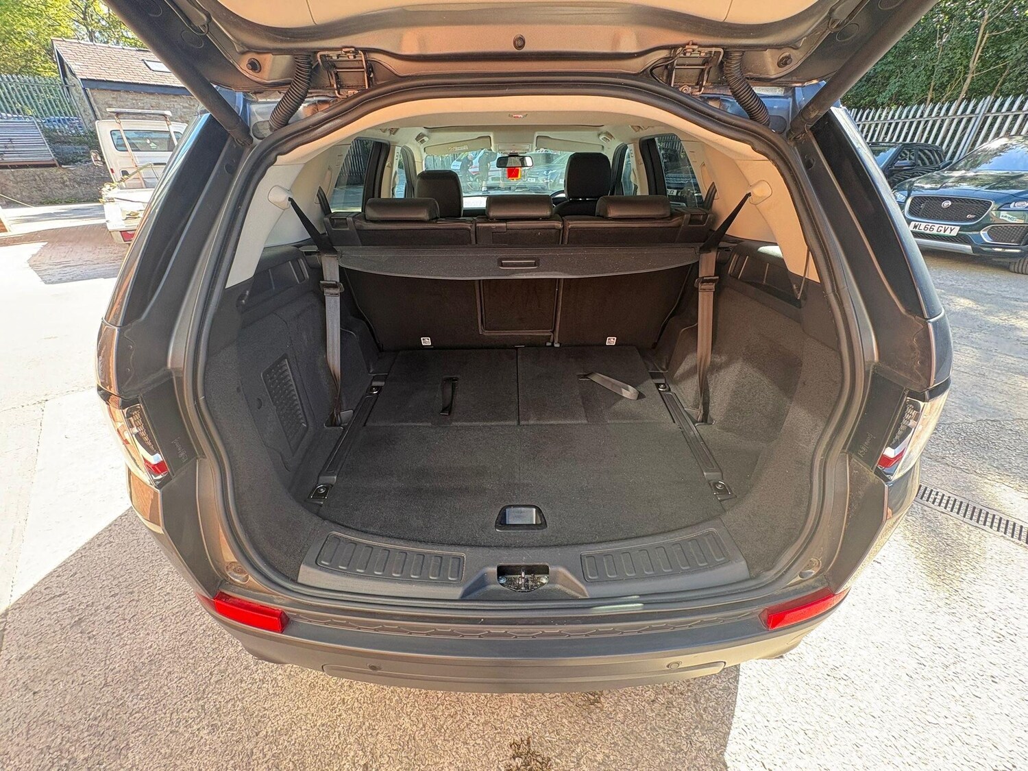 Used Land Rover Discovery Sport 2016 for sale - 76072778: Photo 37