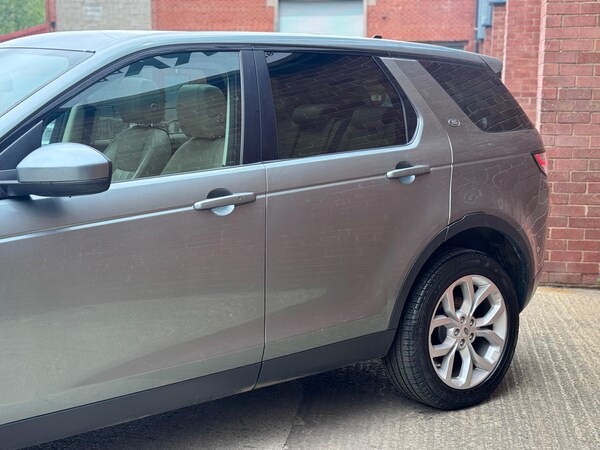 Used Land Rover Discovery Sport 2015 for sale - 75351395: Photo 9