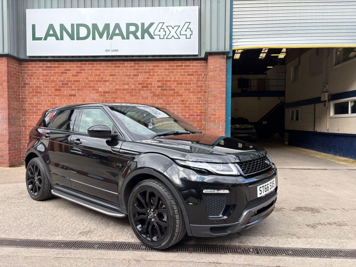 Used Land Rover Range Rover Evoque 2016 for sale - 76042775: Photo 1