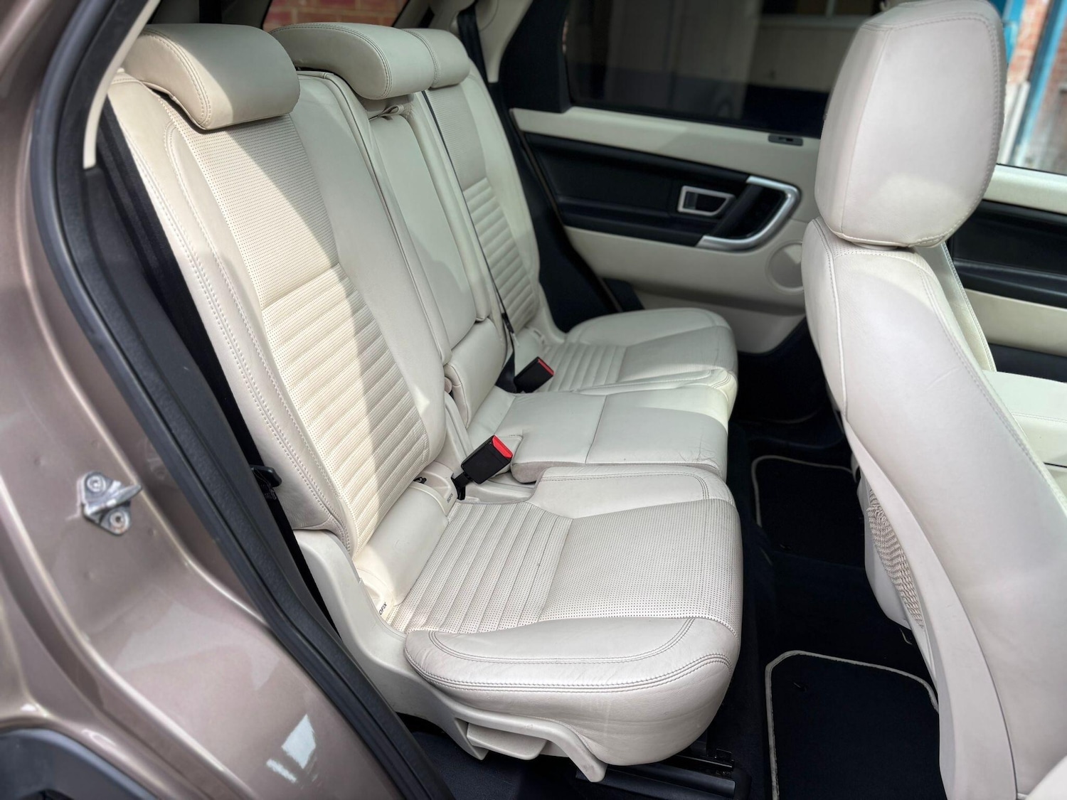 Used Land Rover Discovery Sport 2015 for sale - 76109884: Photo 16