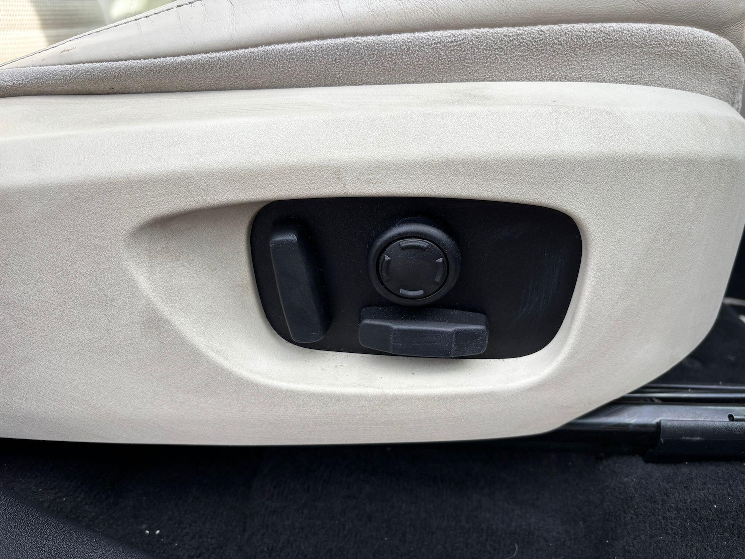 Used Land Rover Discovery Sport 2015 for sale - 76109884: Photo 27