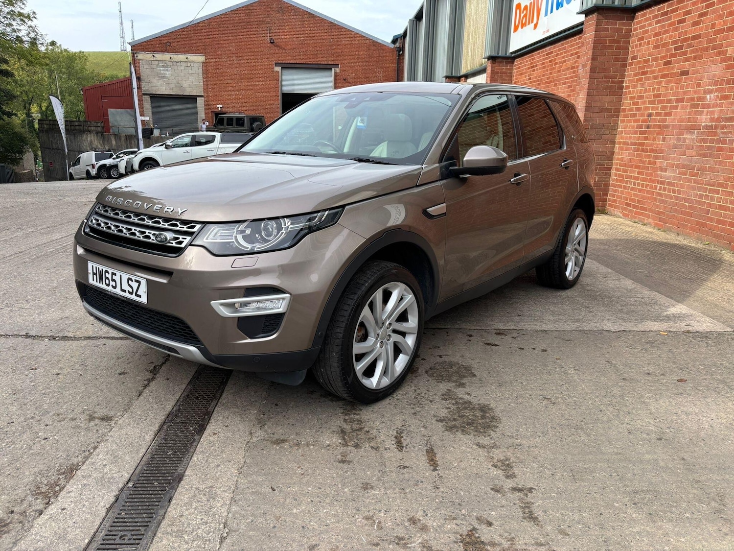 Used Land Rover Discovery Sport 2015 for sale - 76109884: Photo 3