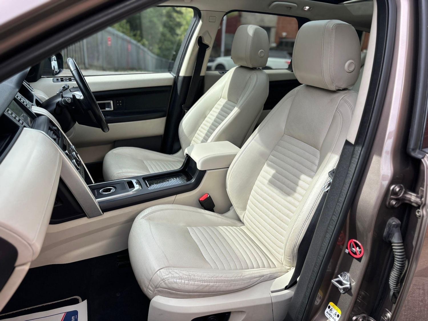 Used Land Rover Discovery Sport 2015 for sale - 76109884: Photo 5