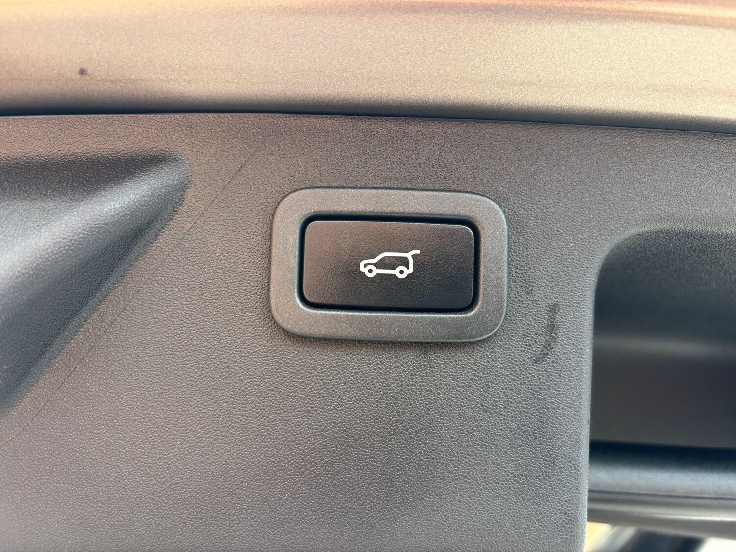 Used Land Rover Discovery Sport 2015 for sale - 76109884: Photo 6