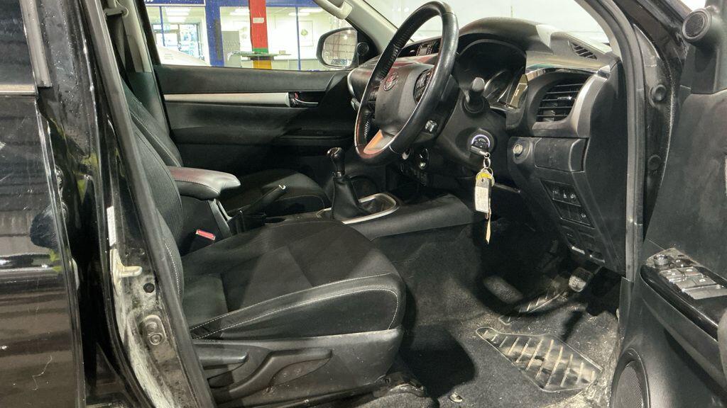 Used Toyota Hilux 2022 for sale - 77331049: Photo 9
