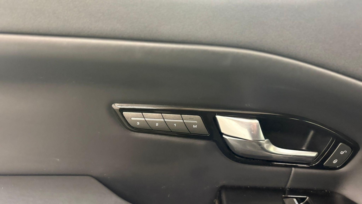 Used Land Rover Range Rover Evoque 2016 for sale - 77254535: Photo 43