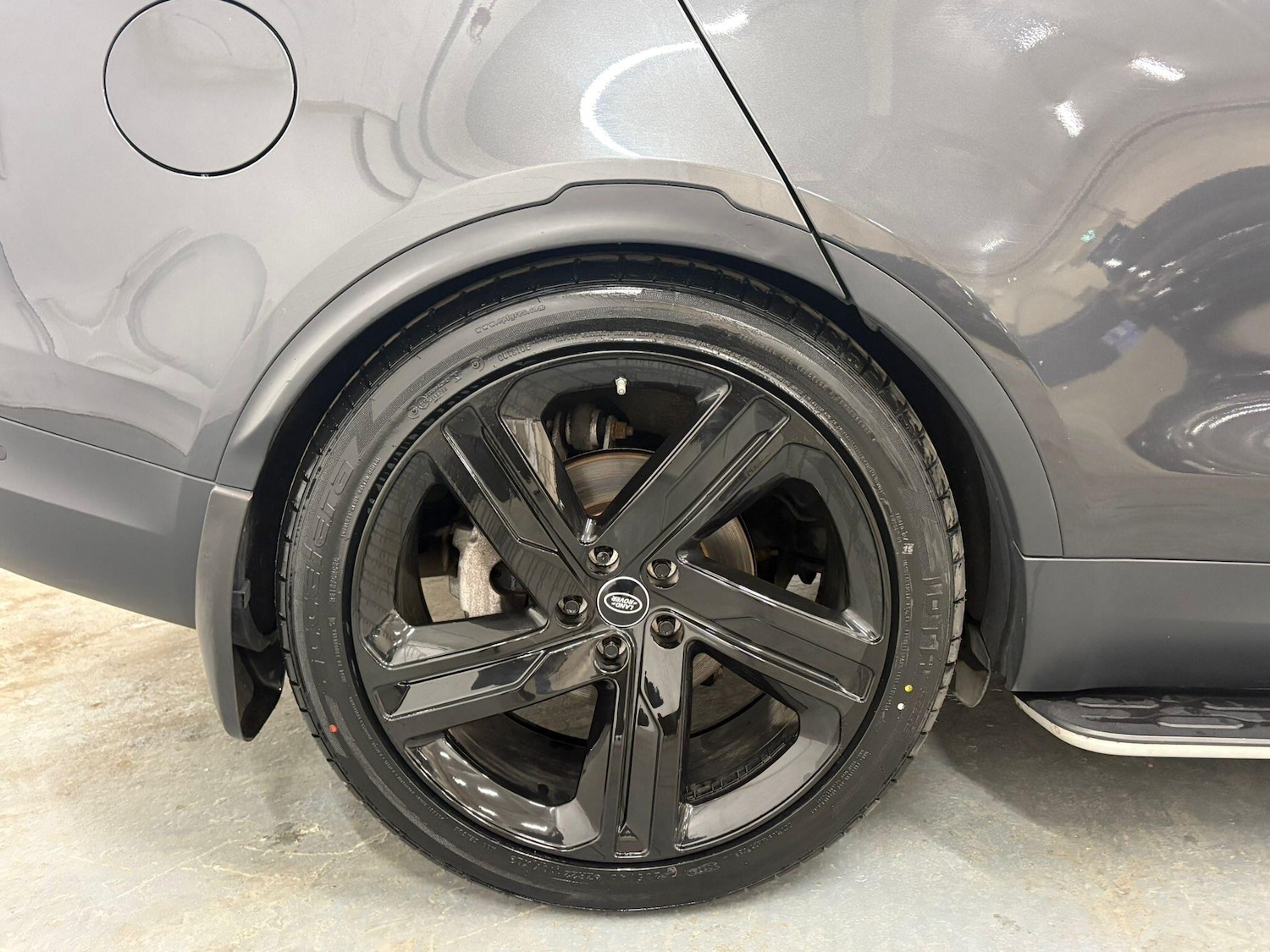 Used Land Rover Discovery 2018 for sale - 77957140: Photo 17