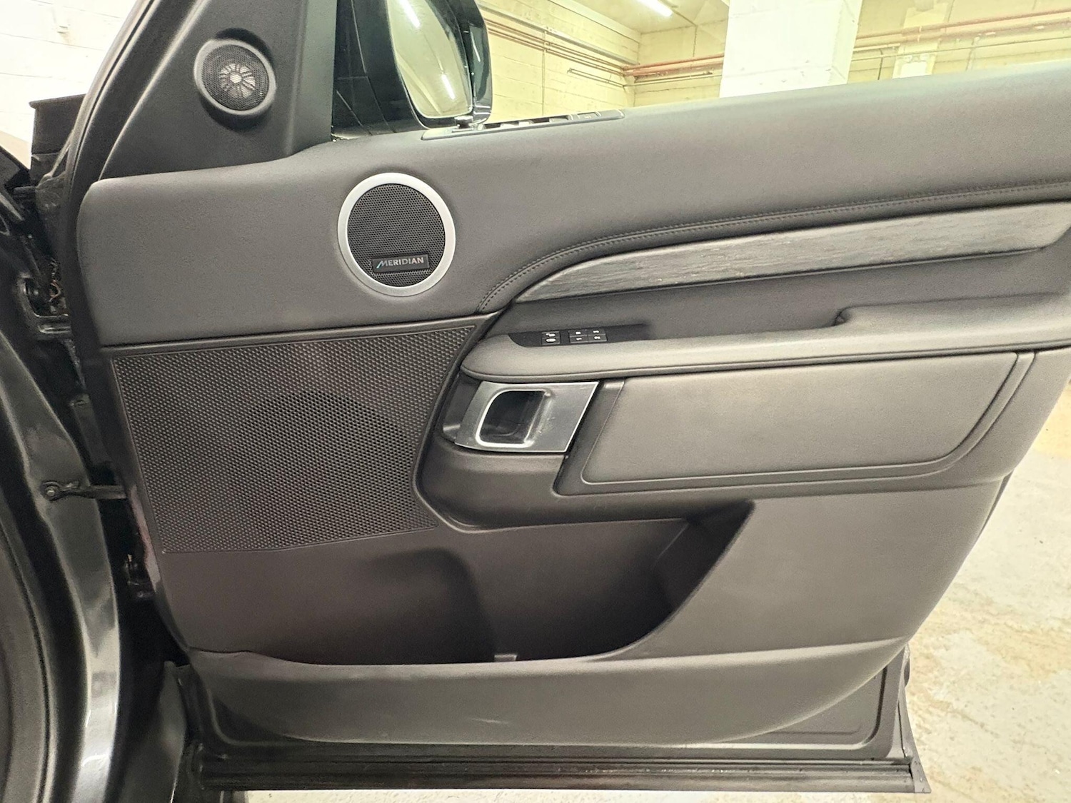 Used Land Rover Discovery 2018 for sale - 77957140: Photo 39