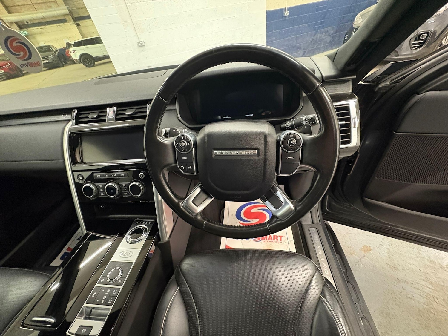 Used Land Rover Discovery 2018 for sale - 77957140: Photo 4