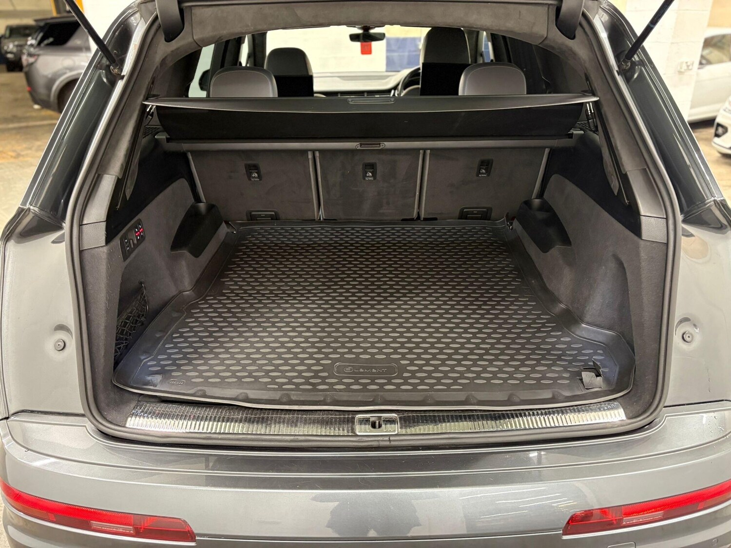 Used Audi Q7 2018 for sale - 77940678: Photo 44