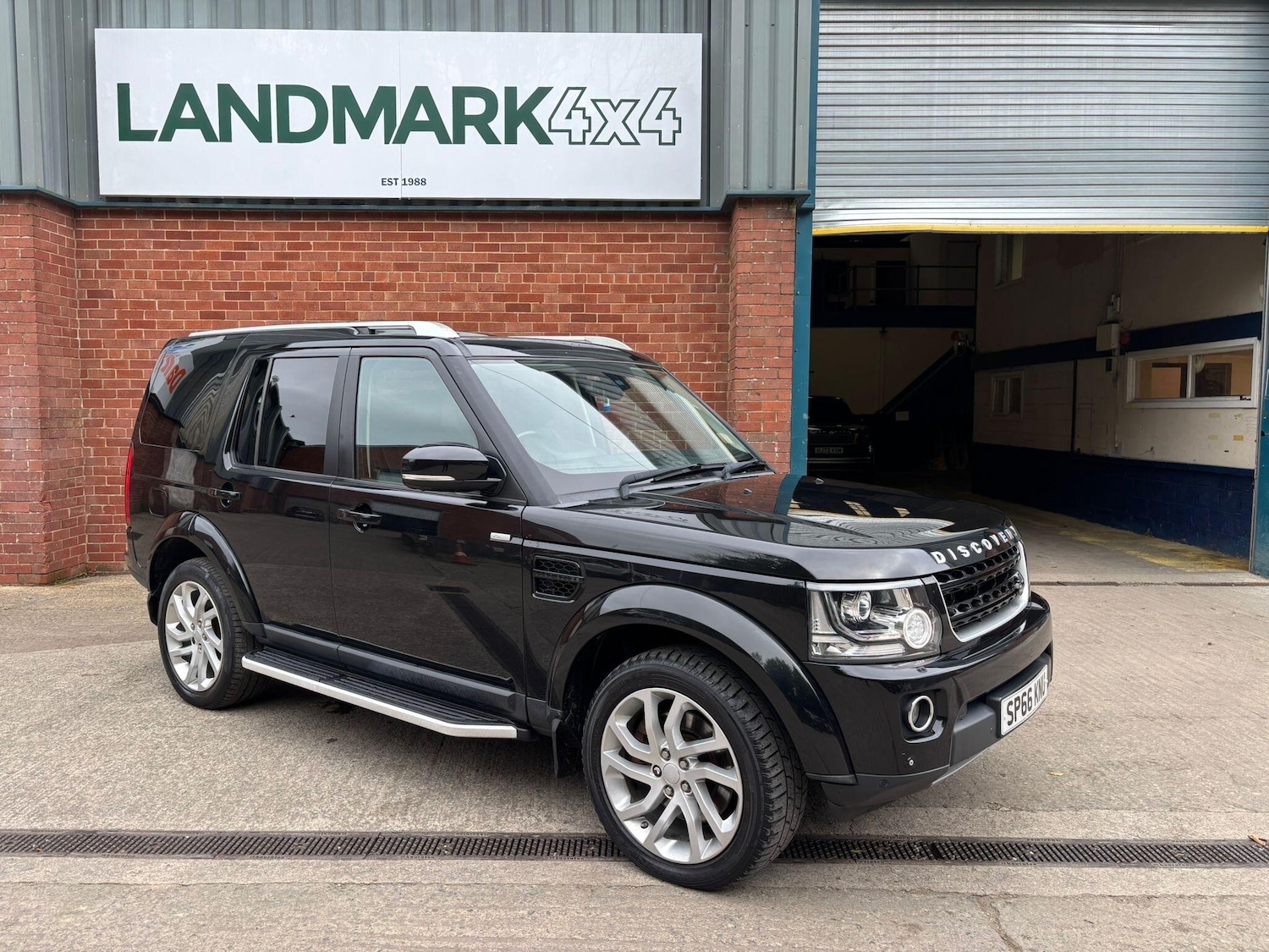 Used Land Rover Discovery 4 2016 for sale - 76260353: Photo 6